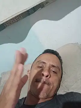 patrickleo092 webcam show