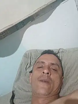 patrickleo092 Webcam Show