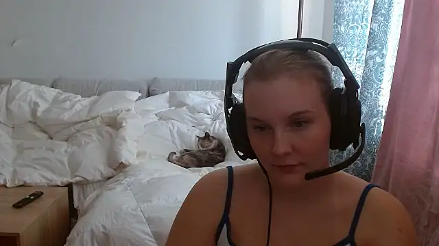 XXX chat uživo modela Nina_Monet