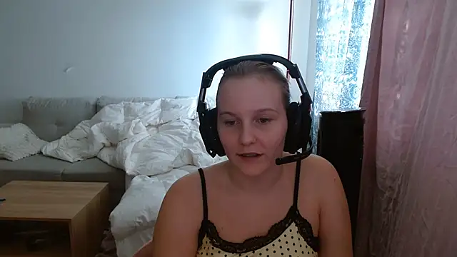 Nina_Monet webcam show