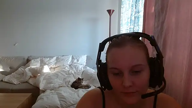 Nina_Monet webcam show