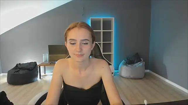 Ari_mon Show in webcam