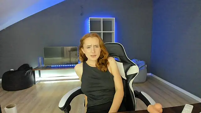 Ari_mon Show in webcam