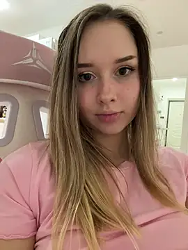 JuliaPlushy webcam show