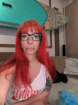 Chat +18 de Ruby_Rebel ao vivo