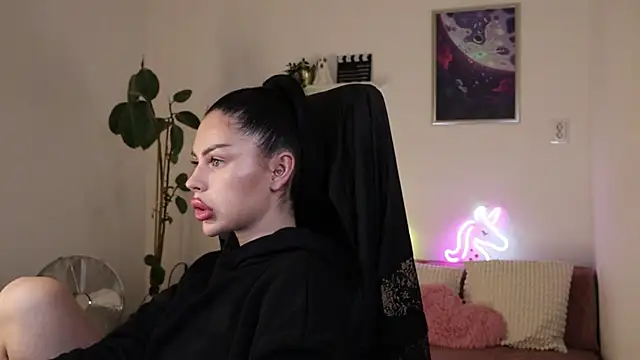 TatianaXoxo1 Show in webcam