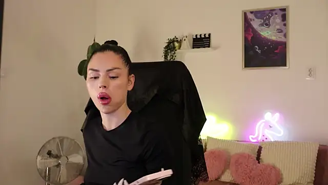 TatianaXoxo1 Adlı Modelin Web Kamerası Şovu