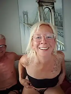 ReifesPaar69 Webcamshow