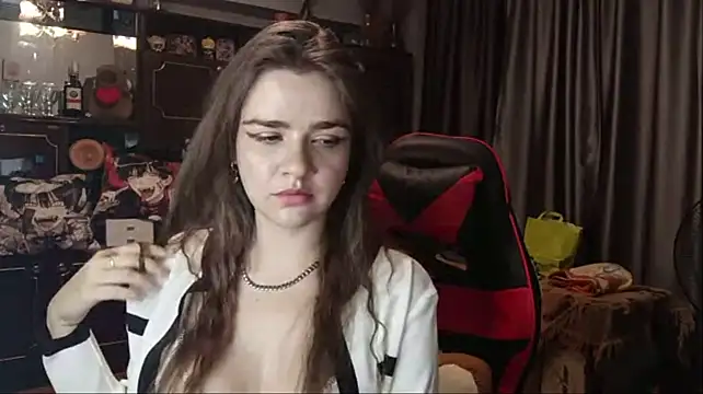 Онлайн чат XXX QueenBeatrice