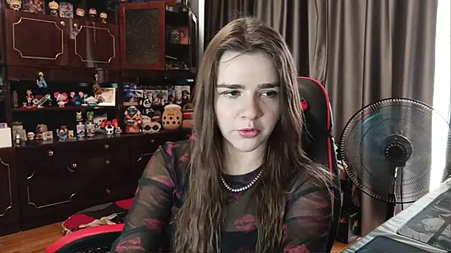 QueenBeatrice Adlı Modelin Canlı XXX Sohbeti