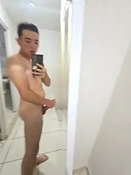 Show modela VRGGRANDE302 na web-kameri