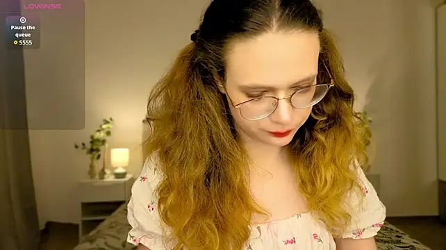 _Shy_bunny_ live XXX chat