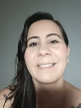 sophie_tyler1 Adlı Modelin Canlı XXX Sohbeti