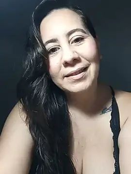 sophie_tyler1 élő XXX-chatje