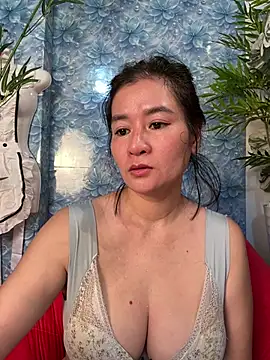 Miuxynh: онлайн-секс-чат