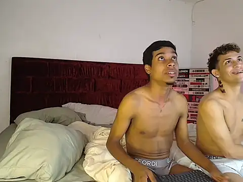 Show de Leo_Harem na webcam
