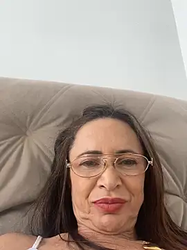 BurryEarmark's Live XXX Chat