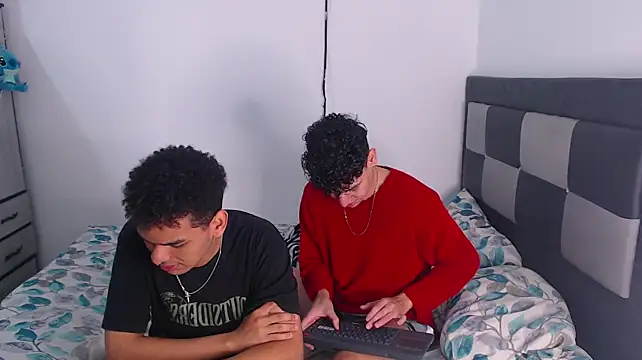 عرض كام apoloandhansel