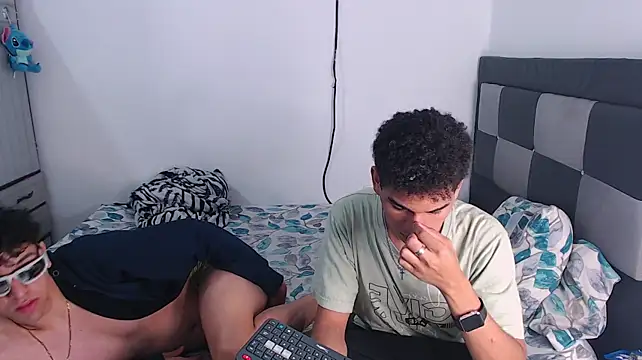 Show modela apoloandhansel na web-kameri