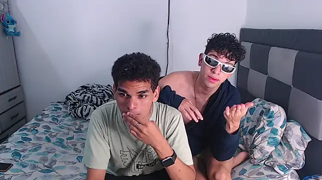apoloandhansel webcam show