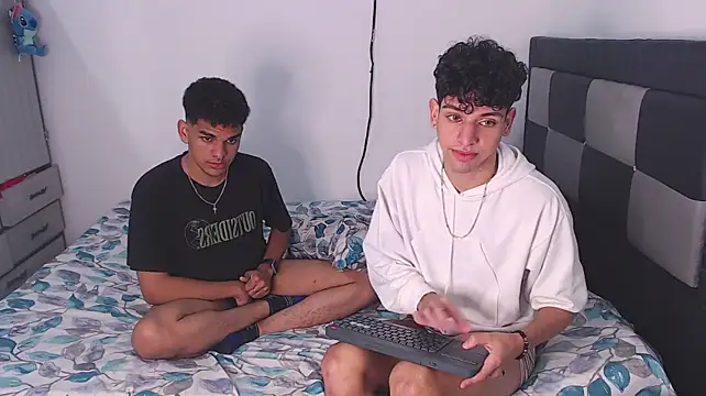 Show modela apoloandhansel na web-kameri