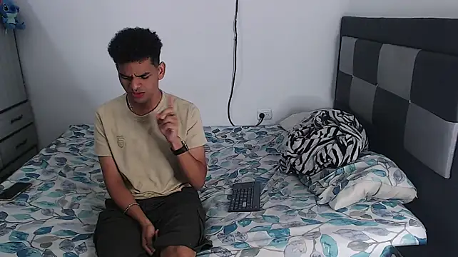 apoloandhansel Show Webcam