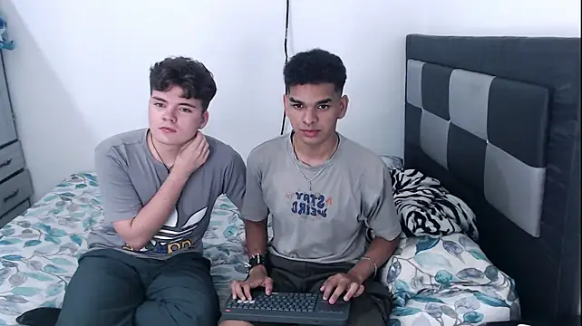apoloandhansel webcam show