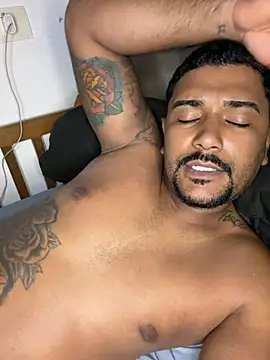 Pretotatuado777 Webcam Show