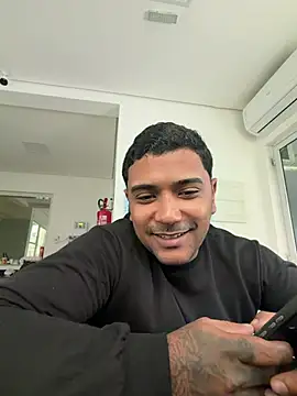Show de Pretotatuado777 na webcam