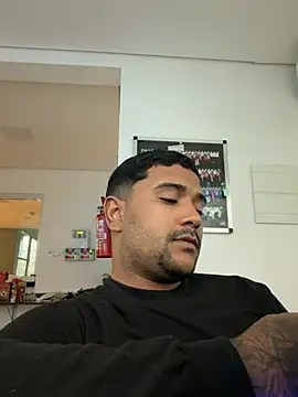 Pretotatuado777 Webcam Show