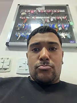 Webkamerová show Pretotatuado777
