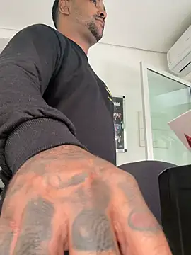Show de Pretotatuado777 na webcam