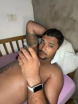 Show de Pretotatuado777 na webcam