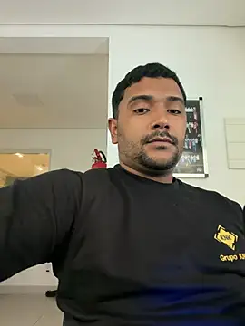 Webkamerová show Pretotatuado777
