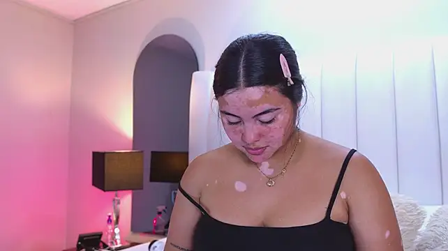 צ'אט XXX בשידור חי של AlessiaBloom_