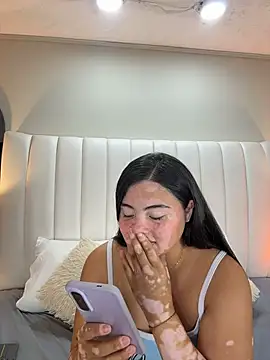 AlessiaBloom_'s Live XXX Chat