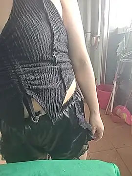 Yuga_mi webcam show