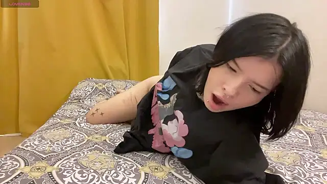 Cuddly_Kitten_ Webcam Show