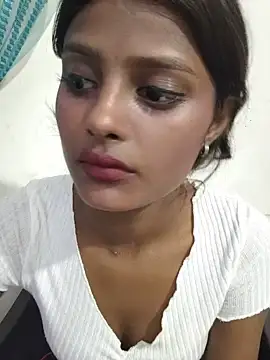 brown-girl Adlı Modelin Web Kamerası Şovu