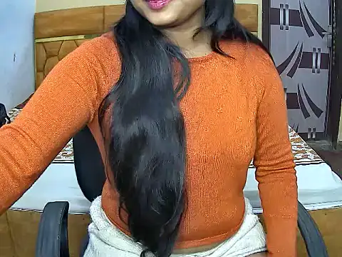 Pokazy przed kamerką – Nimrit_Kaur