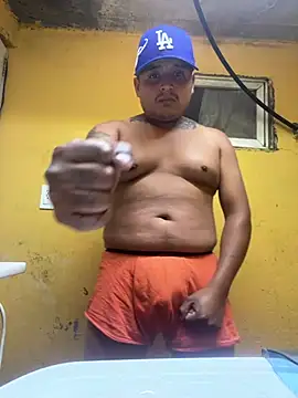 RobertoLeo42980 webcam show
