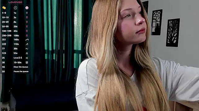 OnitaHoglen Show in webcam