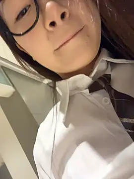 zhenzhu443 Adlı Modelin Canlı XXX Sohbeti