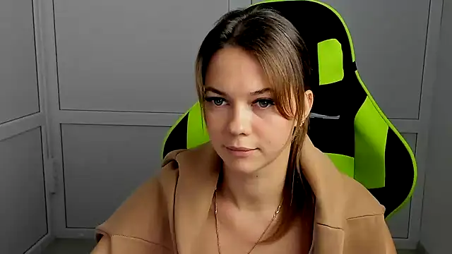 TessaSpring Show in webcam