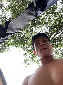 Show modela Tyler1999 na web-kameri