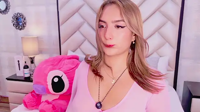 KikiiLove Live XXX-chat