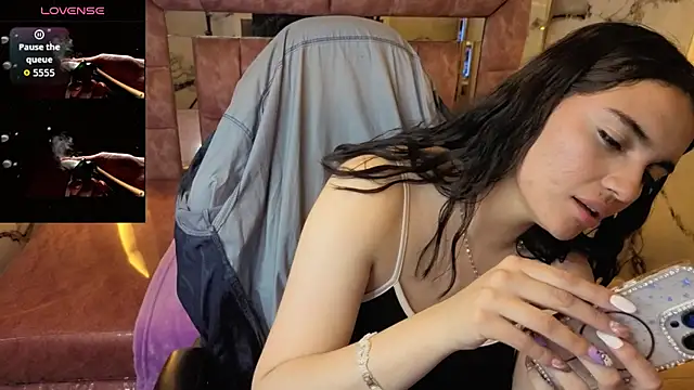 Julietha_Foxter_v Obrolan Langsung XXX