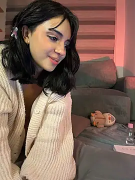 XXX chat uživo modela dani-nari