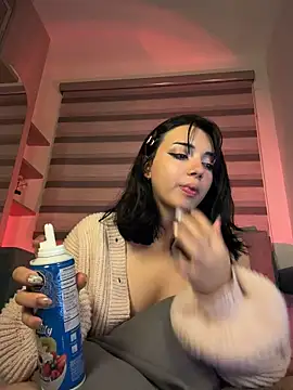 dani-nari Show in webcam