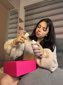 dani-nari's Webcam Show